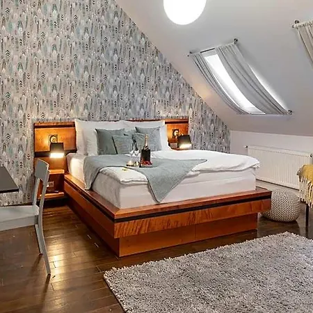 4 Elements Aparthotel 4*