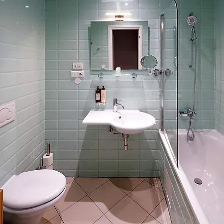 4 Elements Aparthotel 4*